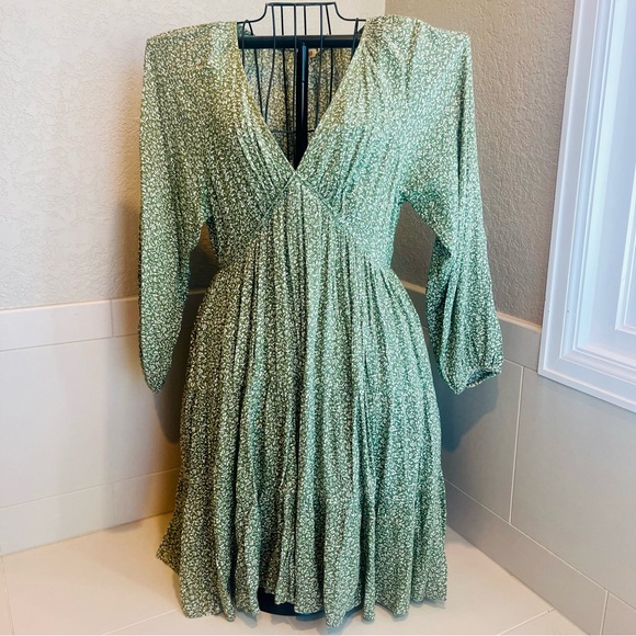 Faherty Dresses & Skirts - Faherty Sirene Mini Dress Rivertin Ditsy Floral Green NWT size S